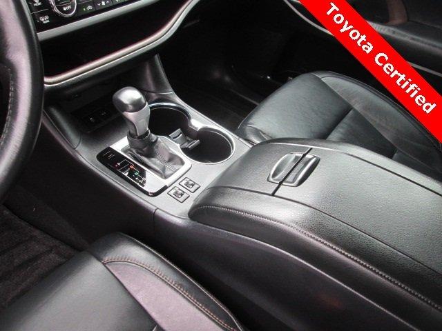 used 2015 Toyota Highlander car, priced at $19,566