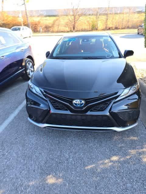 used 2021 Toyota Camry Hybrid car, priced at $27,318