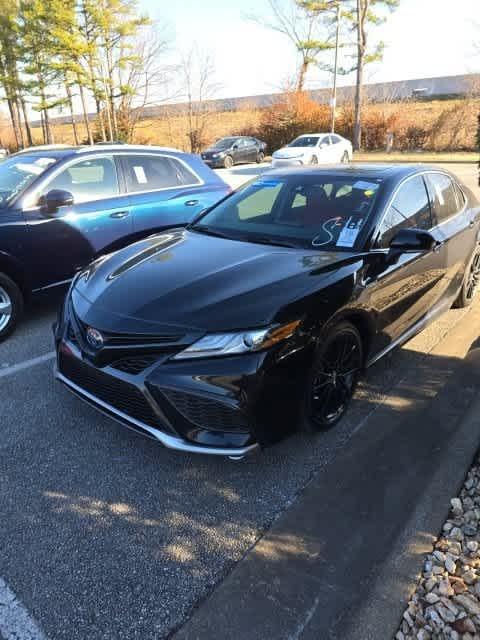 used 2021 Toyota Camry Hybrid car, priced at $27,318