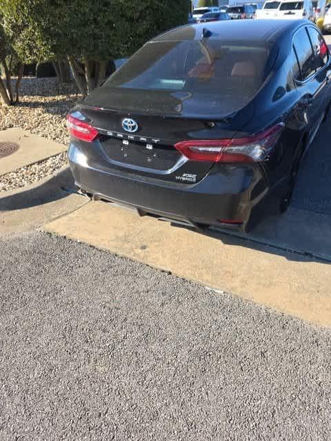 used 2021 Toyota Camry Hybrid car, priced at $27,318