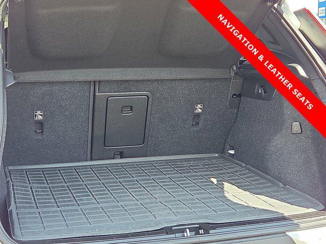 used 2022 Volvo XC40 car, priced at $26,123