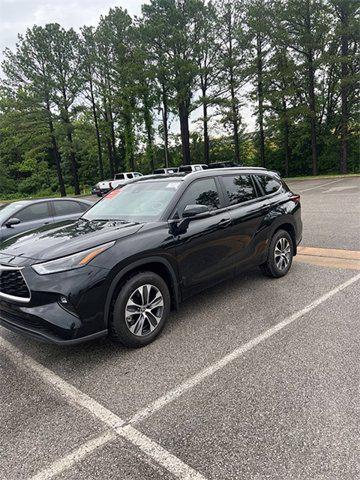 used 2024 Toyota Highlander car, priced at $44,361