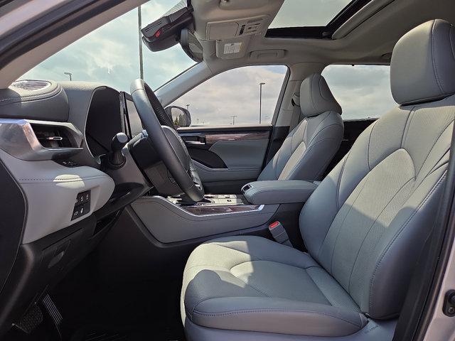 used 2024 Toyota Highlander car, priced at $47,995