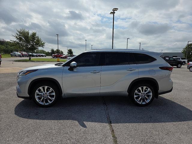 used 2024 Toyota Highlander car, priced at $47,995