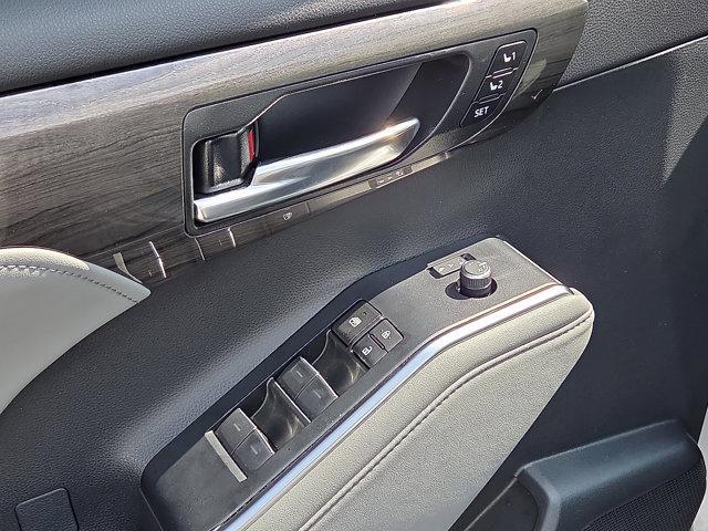 used 2024 Toyota Highlander car, priced at $47,995