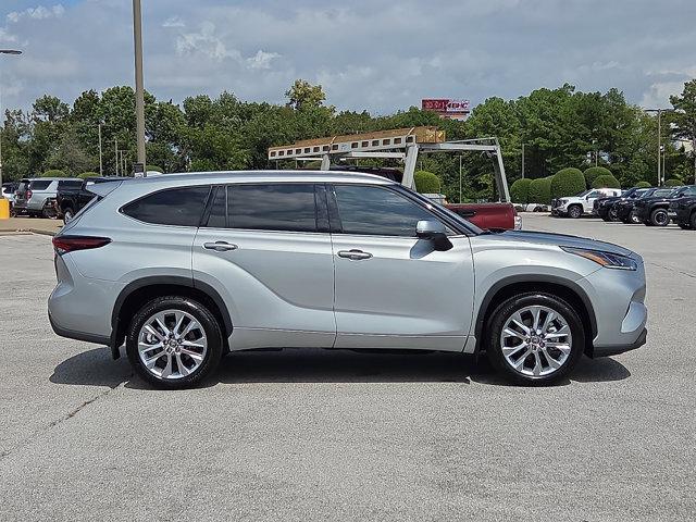 used 2024 Toyota Highlander car, priced at $47,995