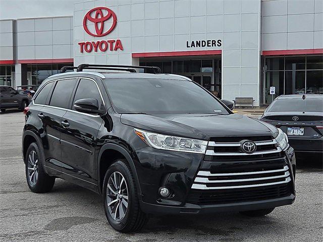 used 2018 Toyota Highlander car, priced at $21,499