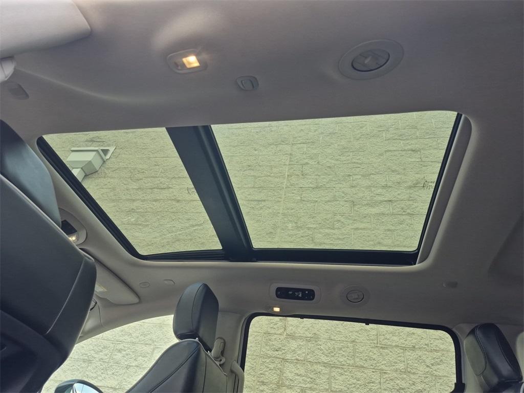 used 2023 Chrysler Pacifica car, priced at $22,530