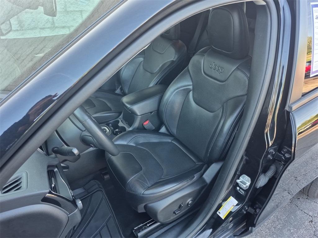 used 2023 Jeep Cherokee car, priced at $22,991