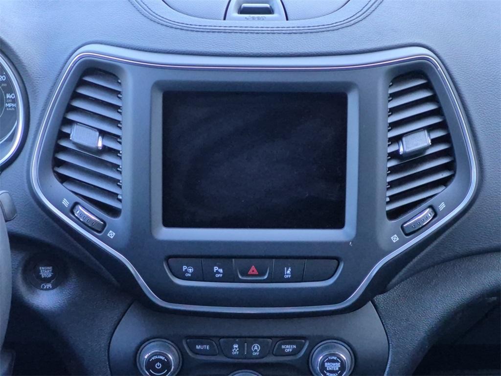used 2023 Jeep Cherokee car, priced at $22,991