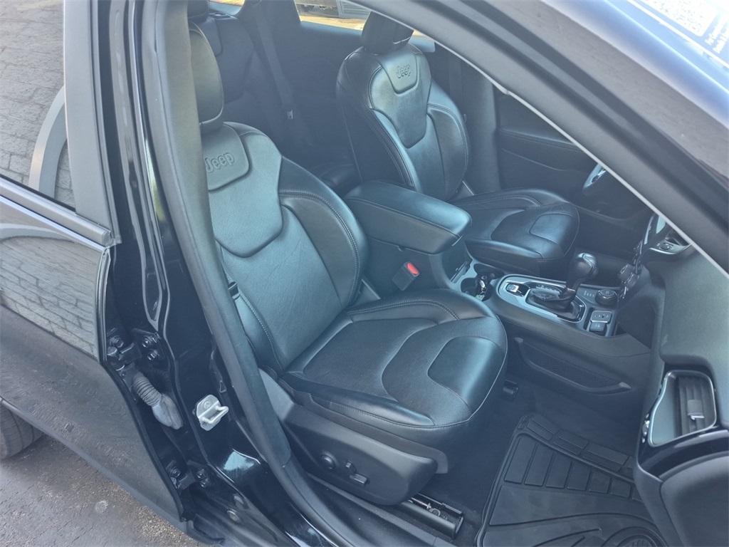 used 2023 Jeep Cherokee car, priced at $22,991