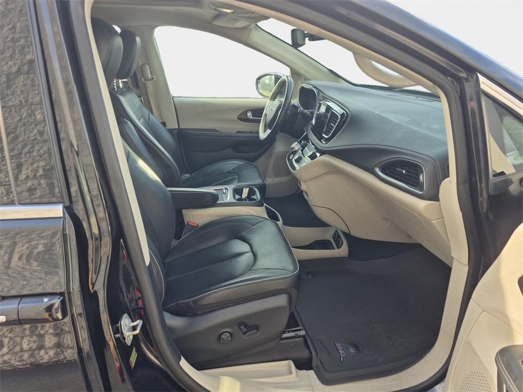 used 2020 Chrysler Pacifica car, priced at $21,801