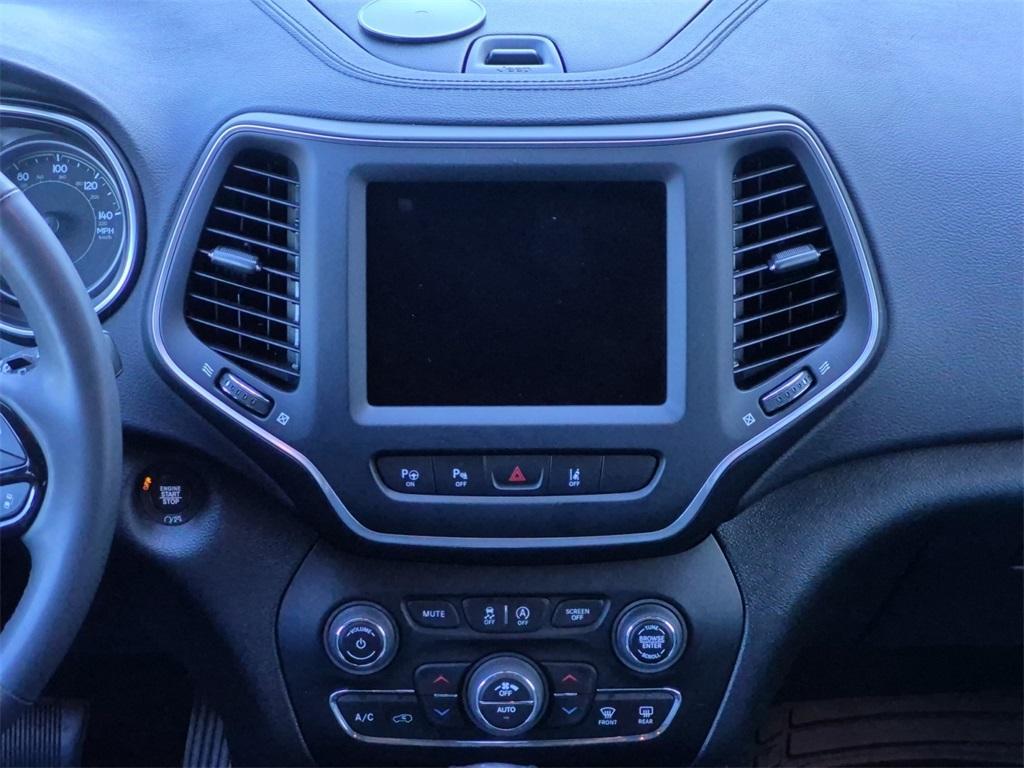 used 2023 Jeep Cherokee car, priced at $21,374