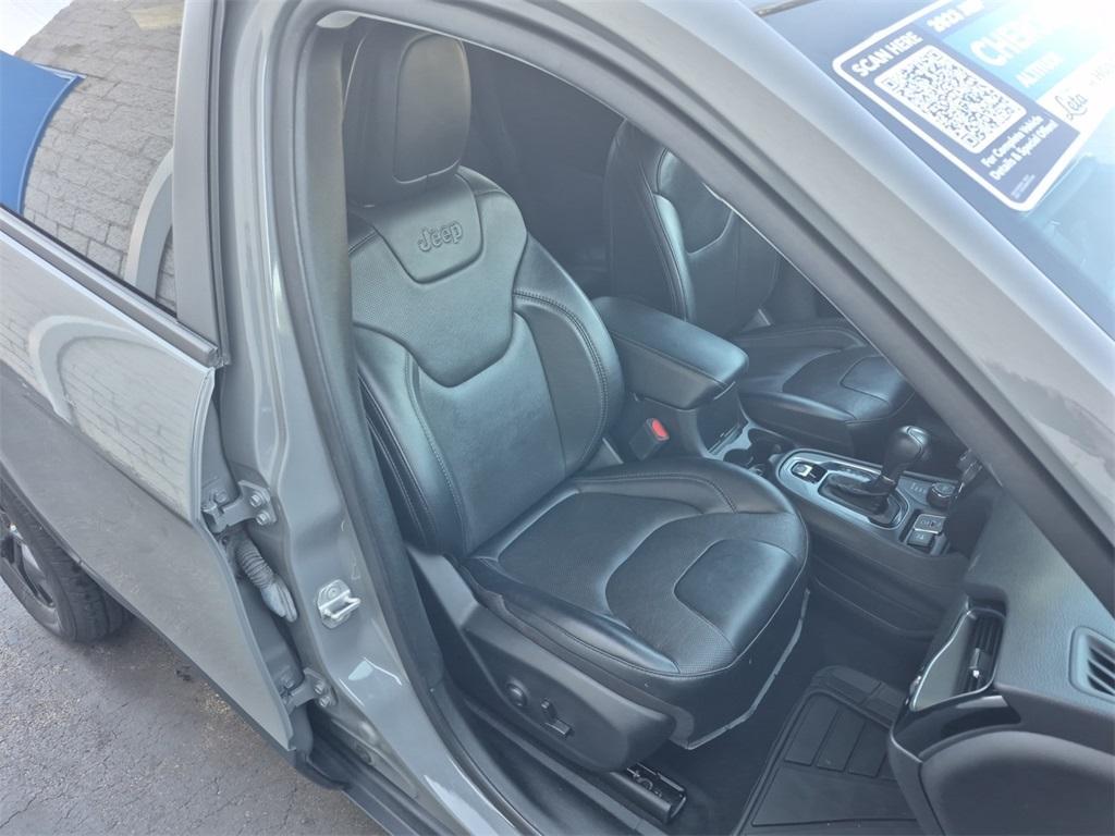 used 2023 Jeep Cherokee car, priced at $21,374