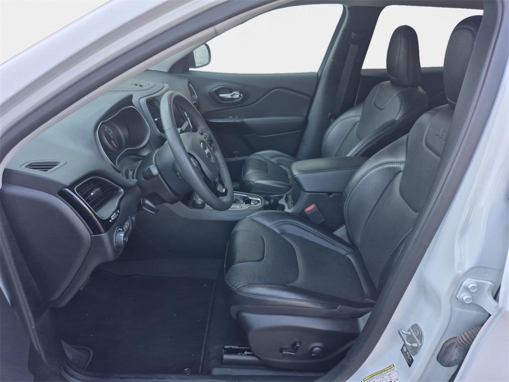 used 2023 Jeep Cherokee car, priced at $21,991