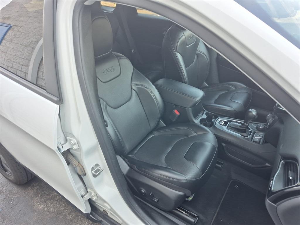 used 2023 Jeep Cherokee car, priced at $21,991