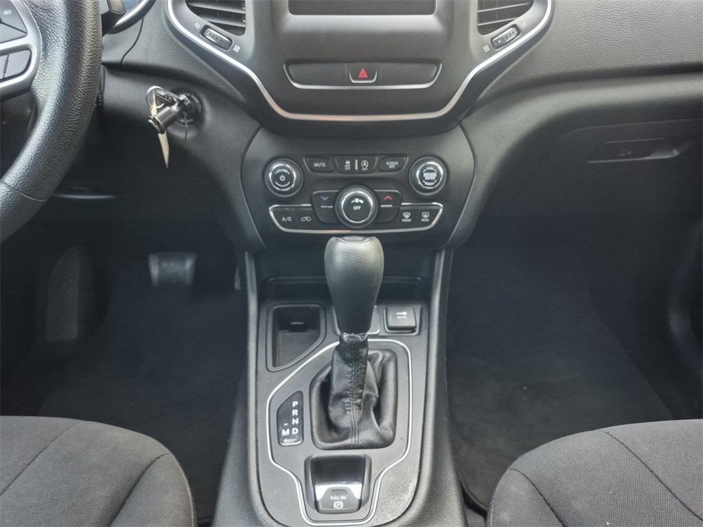 used 2019 Jeep Cherokee car, priced at $14,715