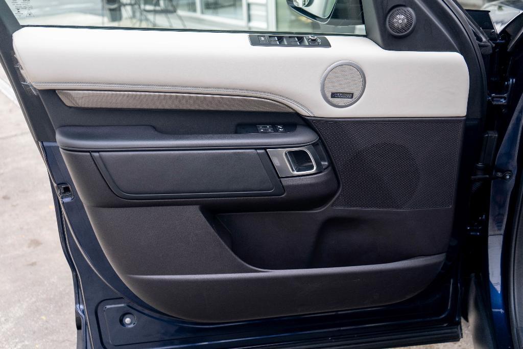 used 2018 Land Rover Discovery car, priced at $27,950