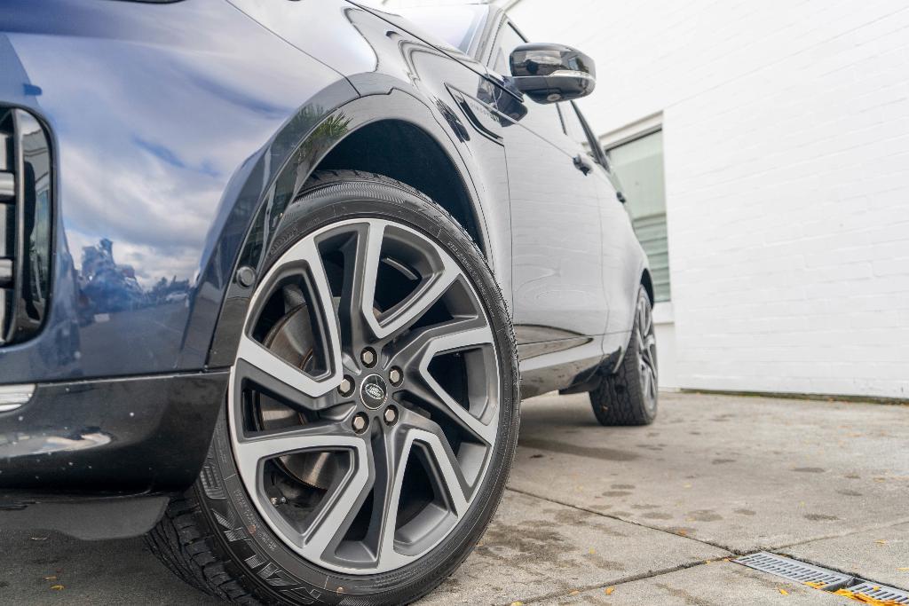 used 2018 Land Rover Discovery car, priced at $27,950