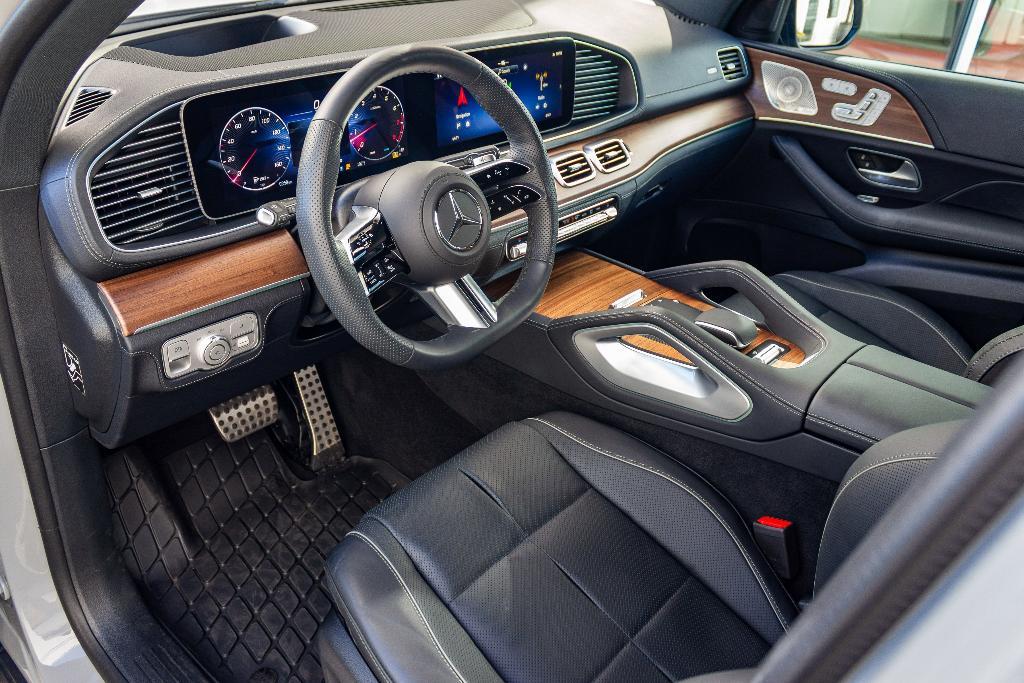 used 2024 Mercedes-Benz GLS 580 car
