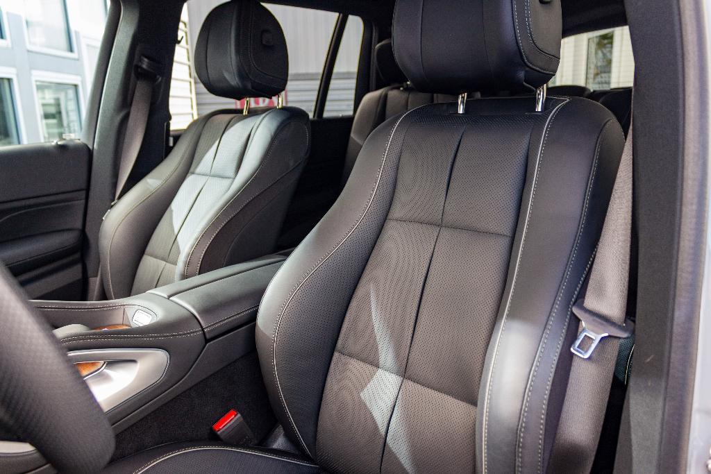 used 2024 Mercedes-Benz GLS 580 car