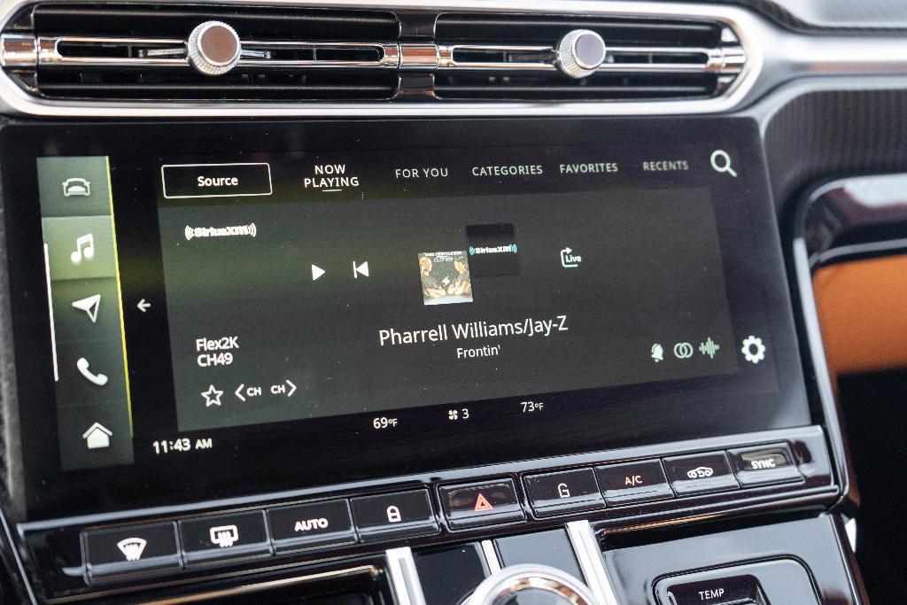 used 2025 Aston Martin Vantage car, priced at $224,950