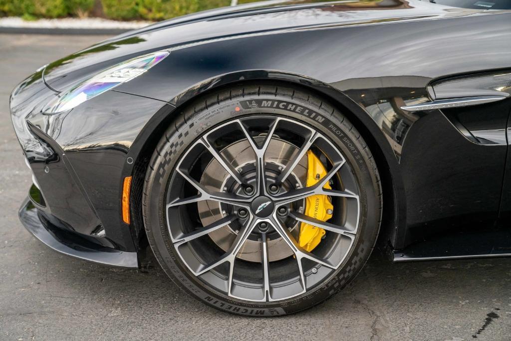 new 2025 Aston Martin Vantage car, priced at $229,095