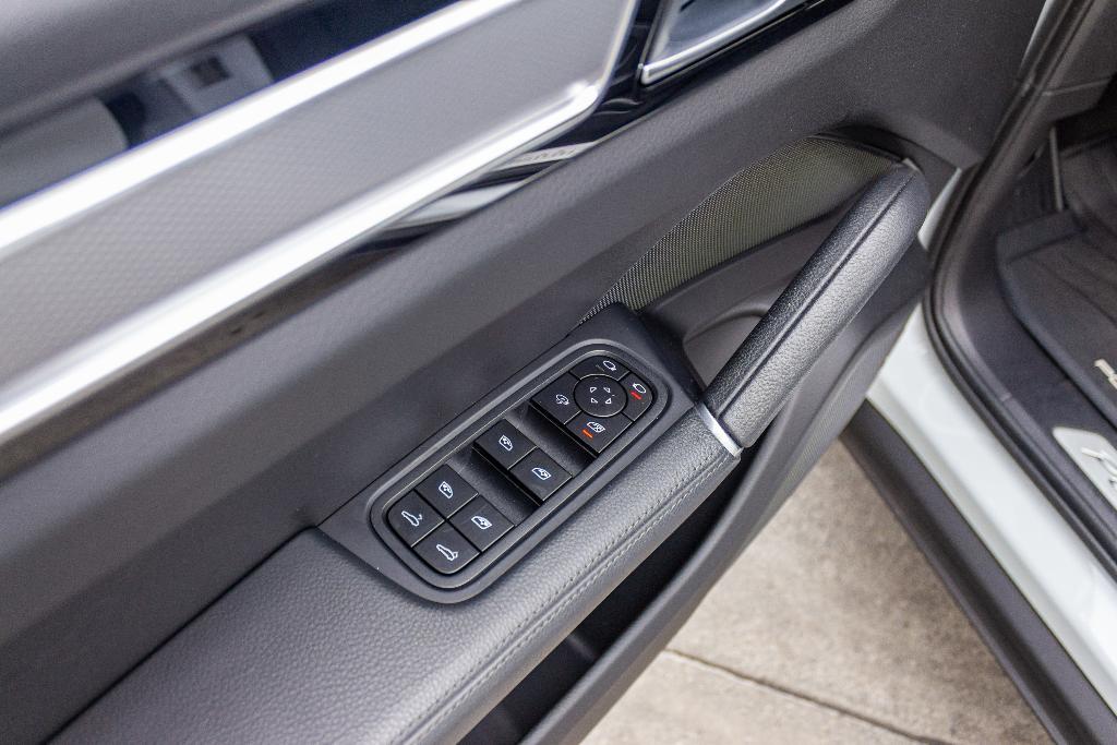 used 2022 Porsche Cayenne car, priced at $82,950