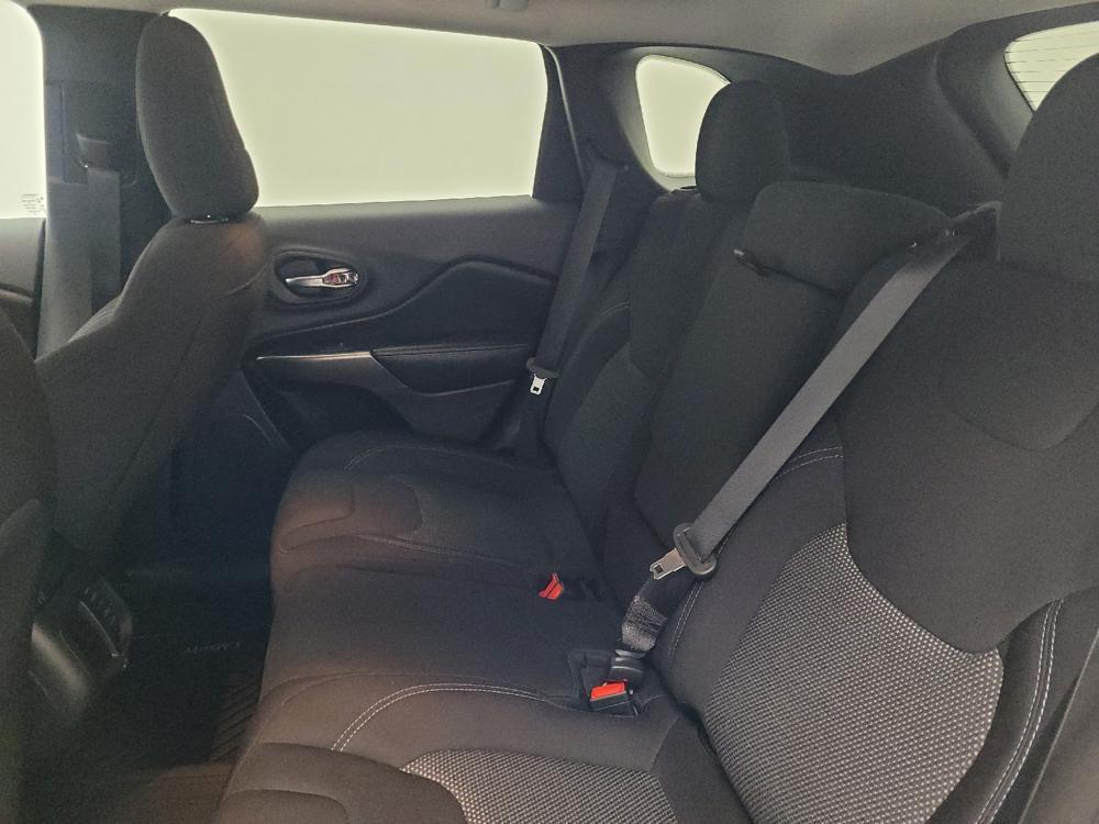 used 2021 Jeep Cherokee car, priced at $16,095