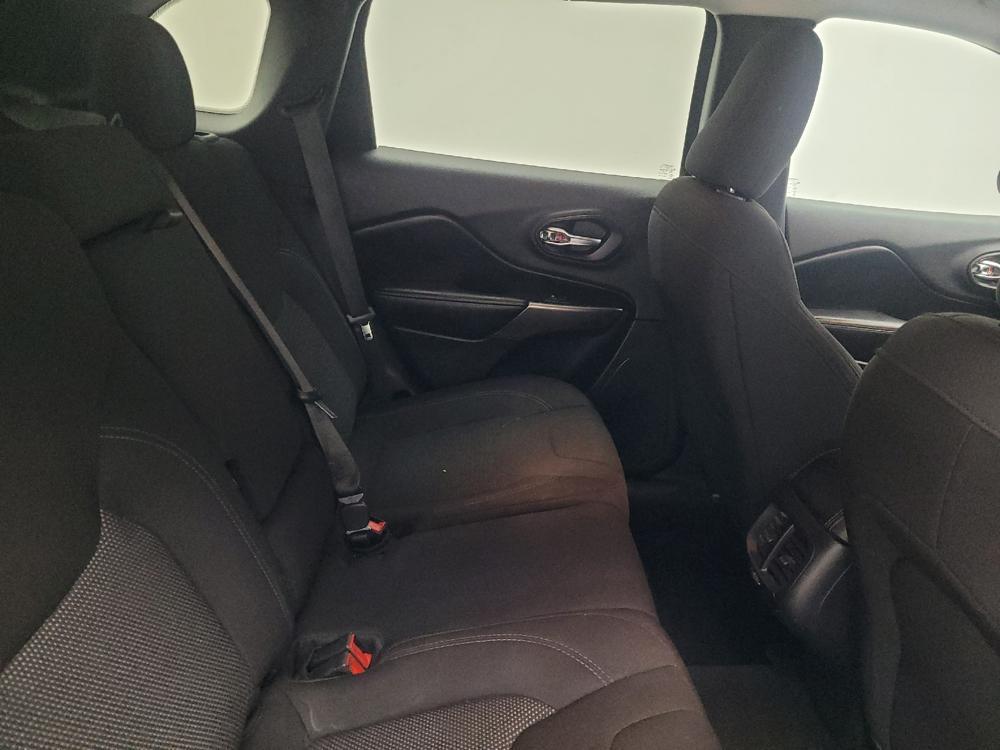 used 2020 Jeep Cherokee car, priced at $16,695