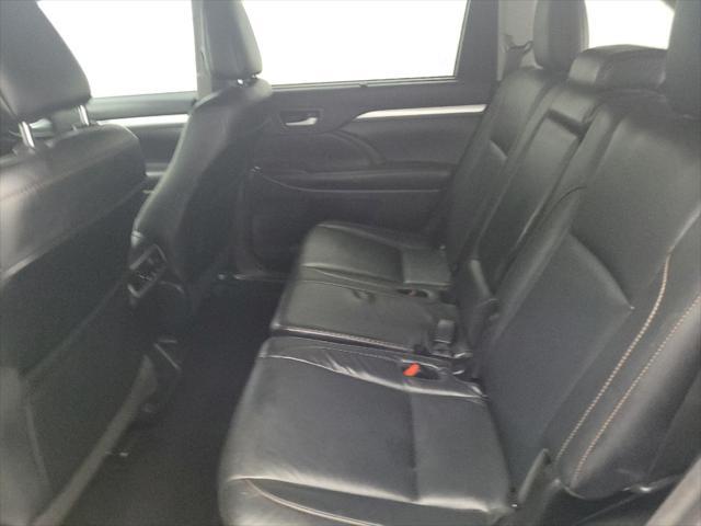 used 2018 Toyota Highlander car, priced at $26,095