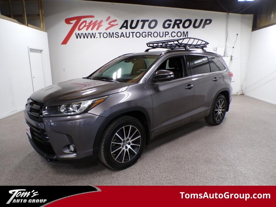 used 2017 Toyota Highlander car, priced at $14,995