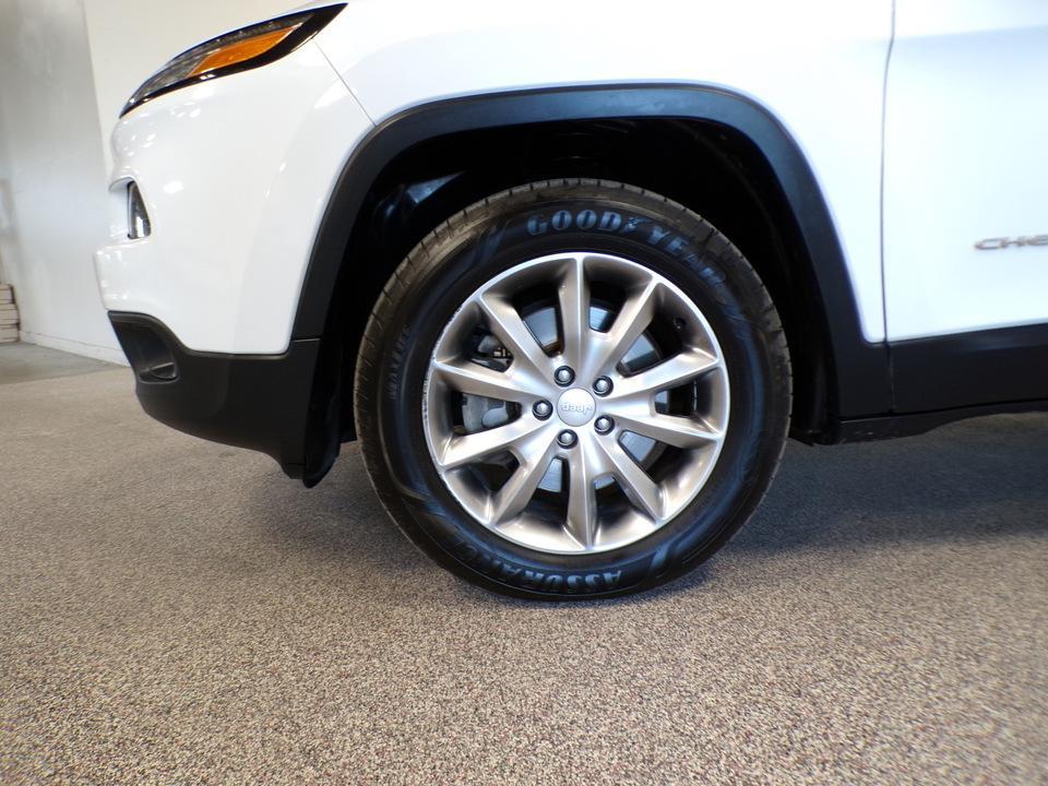 used 2018 Jeep Cherokee car, priced at $15,995