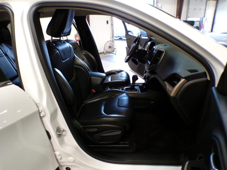 used 2018 Jeep Cherokee car, priced at $15,995