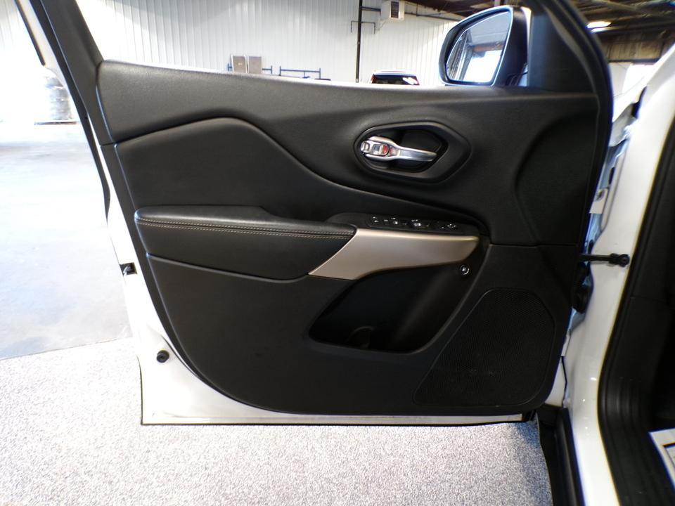 used 2018 Jeep Cherokee car, priced at $15,995