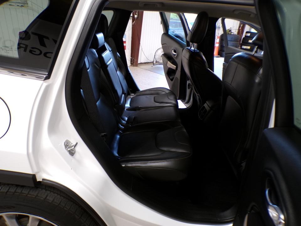 used 2018 Jeep Cherokee car, priced at $15,995