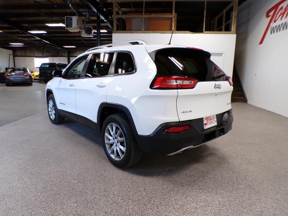 used 2018 Jeep Cherokee car, priced at $15,995