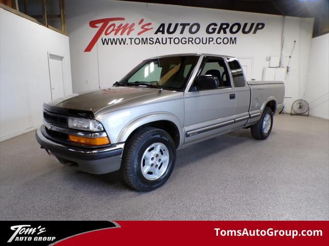 used 2000 Chevrolet S-10 car, priced at $6,995