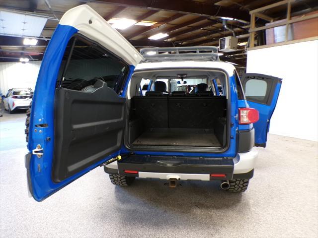 used 2007 Toyota FJ Cruiser car, priced at $12,995