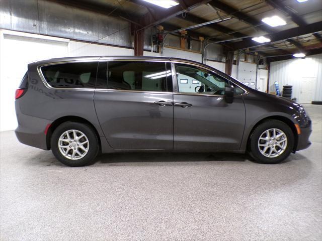 used 2017 Chrysler Pacifica car, priced at $13,995