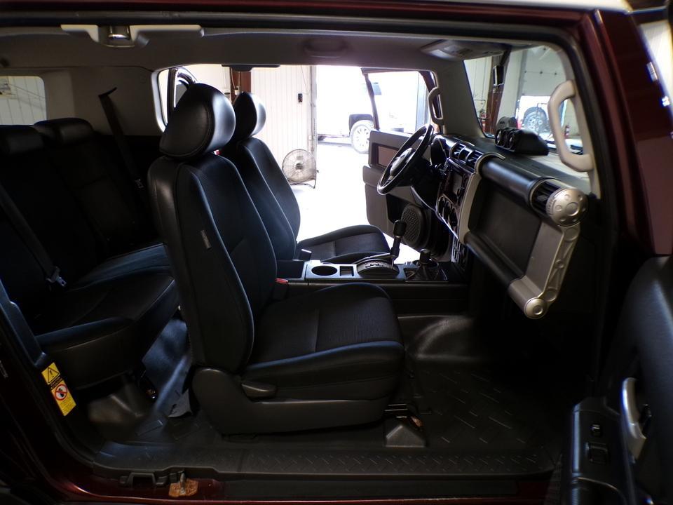 used 2007 Toyota FJ Cruiser car, priced at $13,995