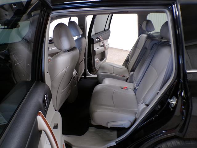 used 2013 Toyota Highlander car, priced at $10,995