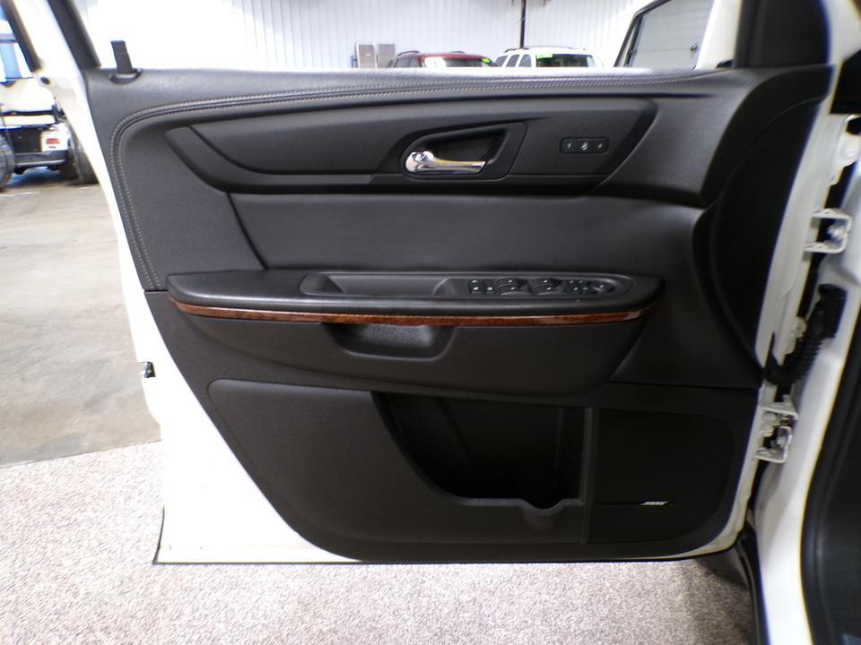 used 2014 Chevrolet Traverse car, priced at $7,995