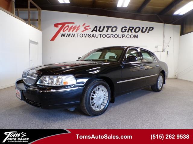 used 2009 Lincoln Town Car car, priced at $9,995