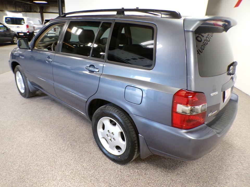 used 2004 Toyota Highlander car, priced at $6,995