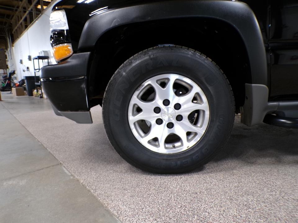 used 2001 Chevrolet Suburban car, priced at $6,995