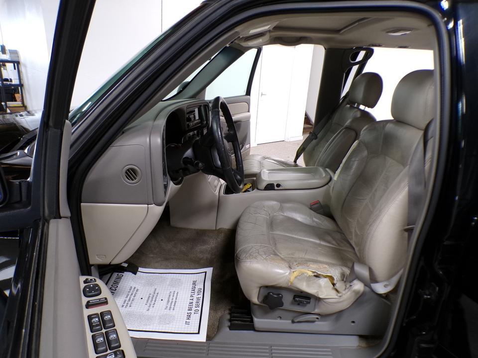 used 2001 Chevrolet Suburban car, priced at $6,995