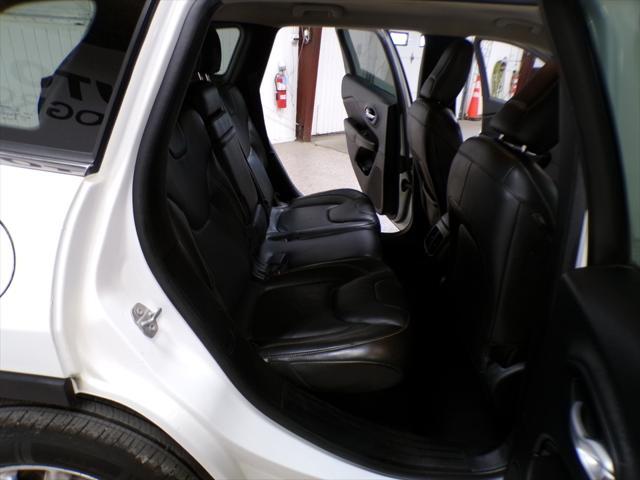 used 2015 Jeep Cherokee car, priced at $5,995