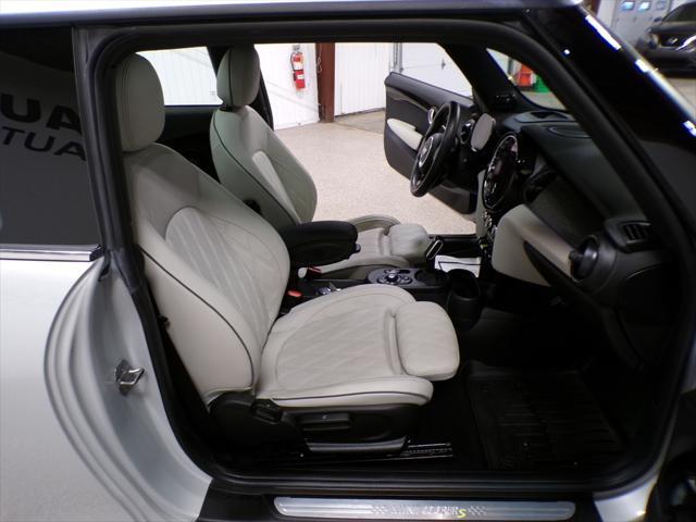 used 2022 MINI Hardtop car, priced at $19,995