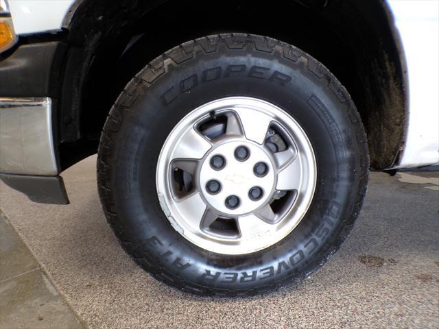 used 2003 Chevrolet Suburban car, priced at $9,995
